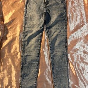 FITJEANS BNWT contoured acid wash
